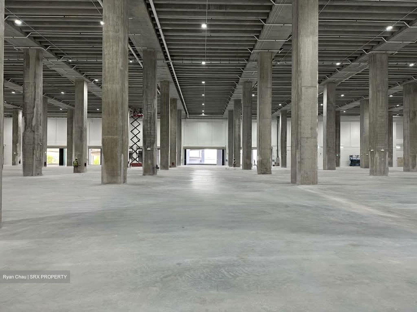 Jurong East MRT (D22), Warehouse #535341281